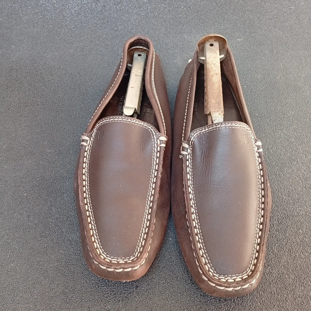 Tod's Women's Brown Loafers - Picture 2 of 9
